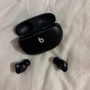 Beats by Dre Black Earbud Headphones